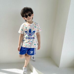Adidas 儿童印花短袖