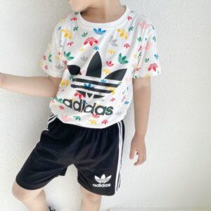 Adidas 儿童印花短袖